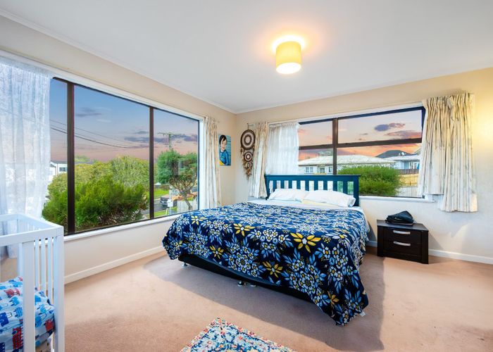  at 42 Kelwyn Road, Kelston, Auckland