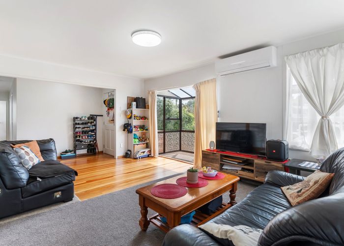  at 2/19-21 Downing Street, Glenfield, North Shore City, Auckland