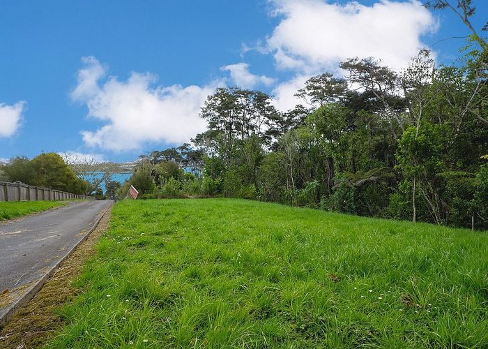  at 5 A, B, C Chatham Avenue, Paremoremo, North Shore City, Auckland