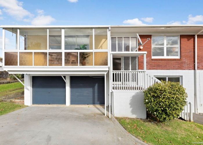  at 1/7 Eversleigh Road, Belmont, Auckland