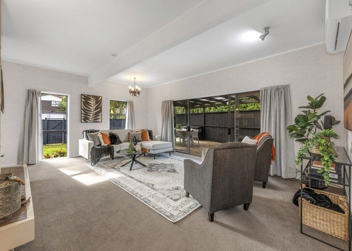  at 1/70 Mirrabooka Avenue, Botany Downs, Auckland