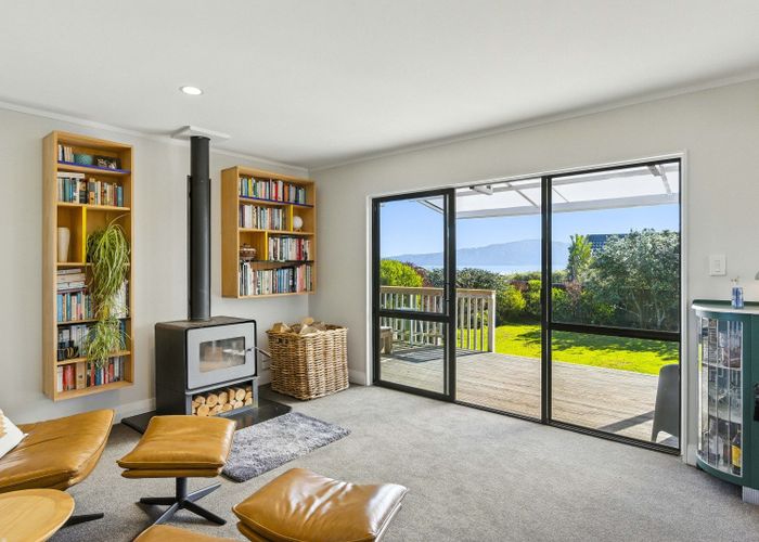  at 42 Hicks Crescent, Waikanae Beach, Kapiti Coast, Wellington