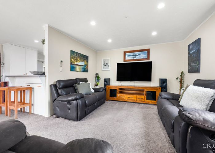  at 4 Speargrass Grove, Timberlea, Upper Hutt, Wellington