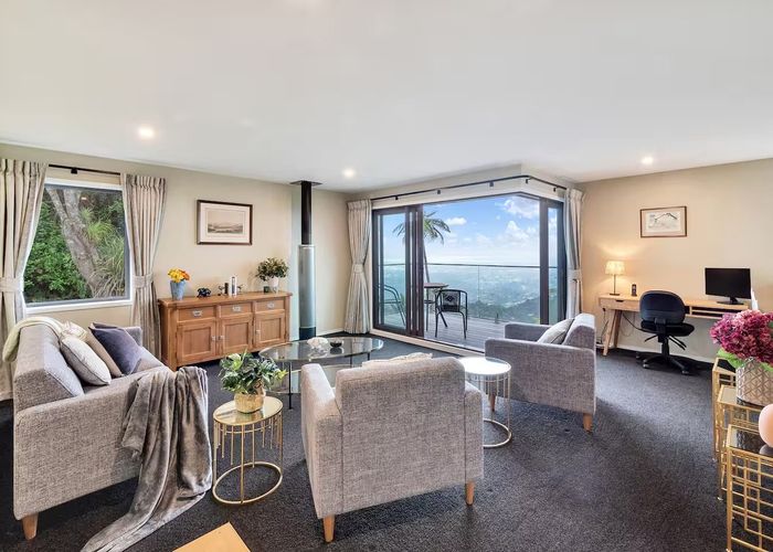  at 23 Quinns Road, Waiatarua, Waitakere City, Auckland