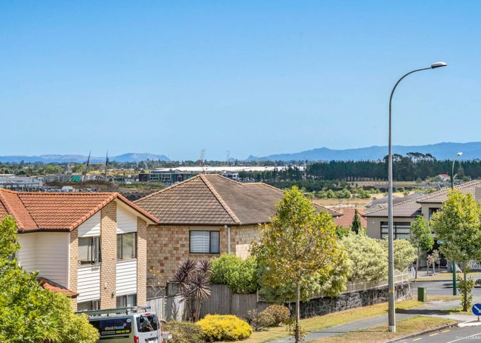  at 128 Stancombe Road, Flat Bush, Auckland