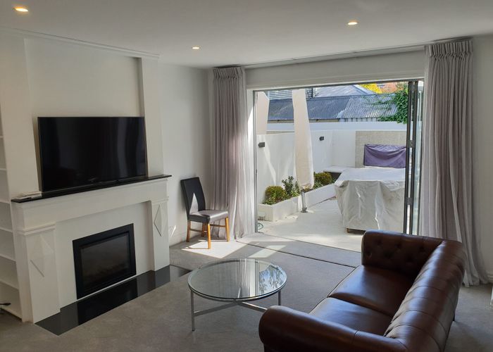 at 4/52 Fendalton Road, Fendalton, Christchurch