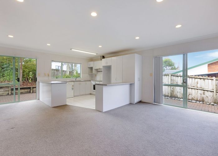  at 6 Millstream Drive, Henderson, Waitakere City, Auckland