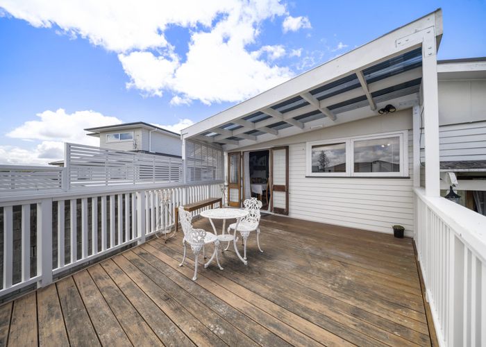  at 42 Mcfadzean Drive, Blockhouse Bay, Auckland City, Auckland
