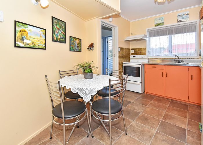  at 2/55 Pah Road, Papatoetoe, Auckland