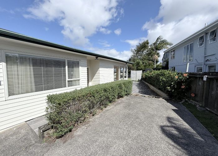  at 3a Hauraki Cres, Pinehill, North Shore City, Auckland