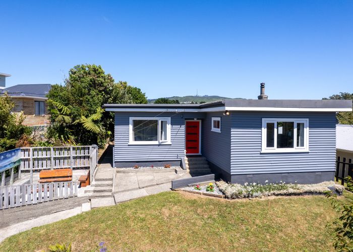  at 8 Lyndfield Lane, Newlands, Wellington, Wellington