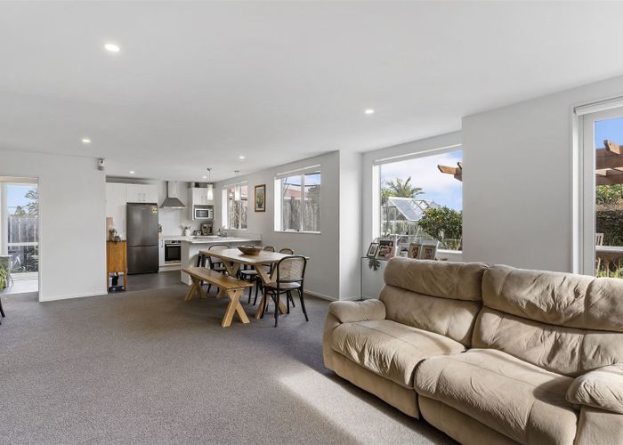  at 28 Kotuku Street, Te Atatū Peninsula, Auckland