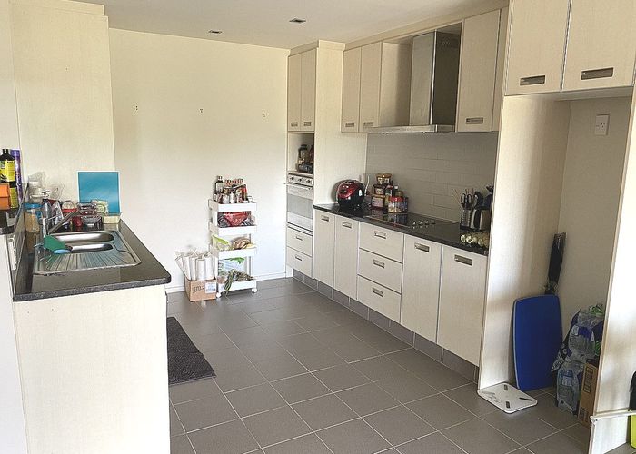 at 2/10 Uxbridge Road, Howick, Manukau City, Auckland
