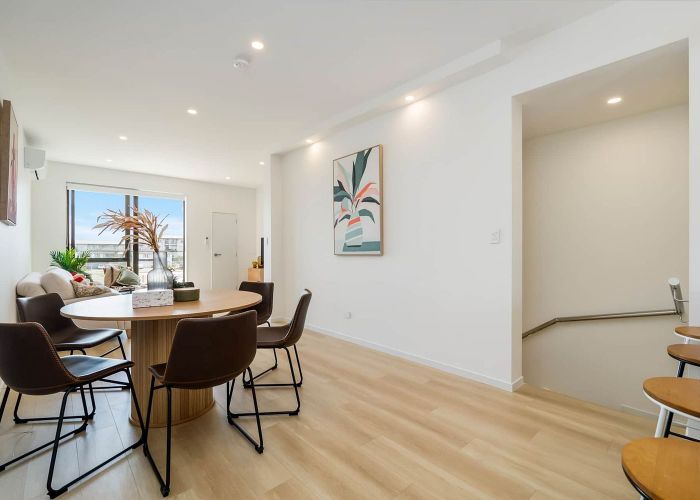  at 4 Papa Takaro Lane, Flat Bush, Auckland