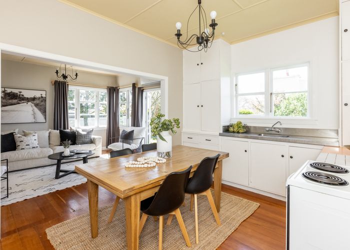  at 38 Avenue Road, Greenmeadows, Napier
