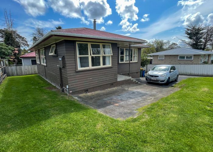  at 12 Gill Avenue, Te Atatu Peninsula, Waitakere City, Auckland