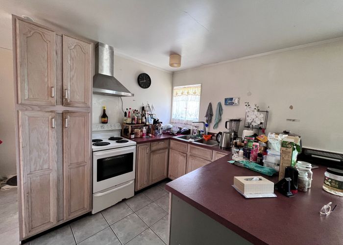  at 32 Tomin Rd, Glenview, Hamilton, Waikato