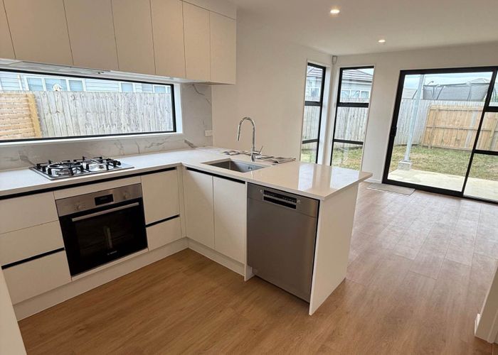  at 5 Pupahi Court, Takanini, Papakura, Auckland