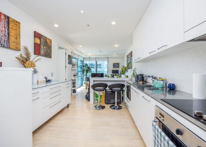  at 607/30 Beach Road, Auckland Central, Auckland