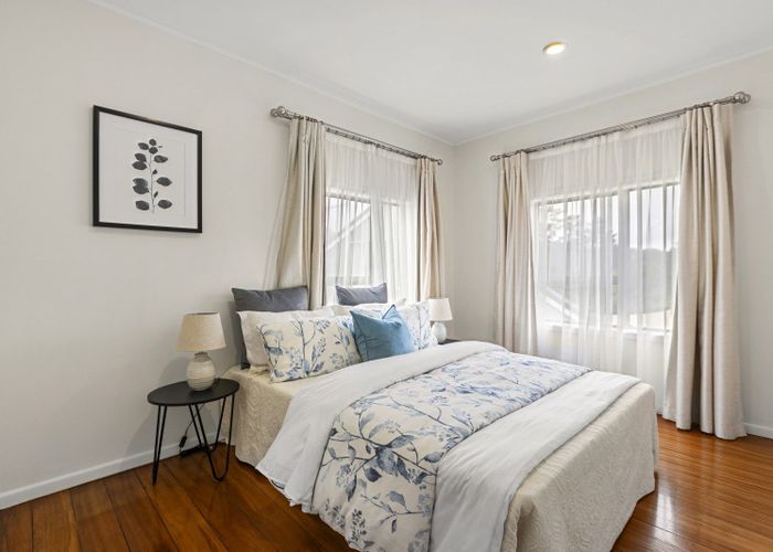 at 1042 Great N Rd, Point Chevalier, Auckland City, Auckland