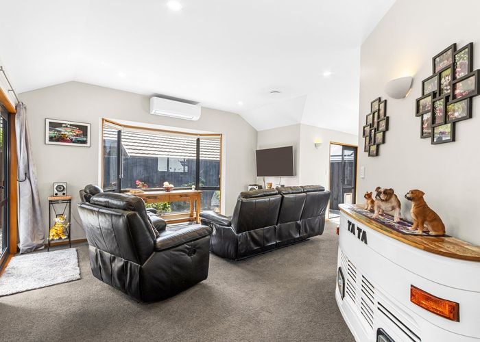  at 142 Inwoods Close, Parklands, Christchurch