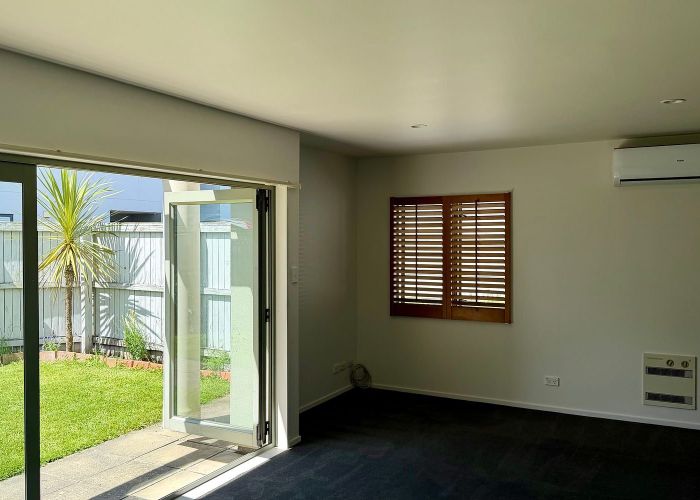  at 2/19 Hills Road, Edgeware, Christchurch City, Canterbury