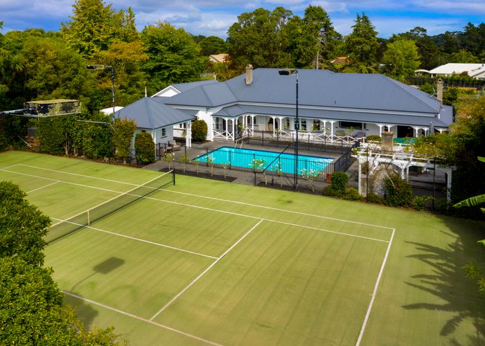  at 9 Birchwood Grove, Greenhithe, Auckland