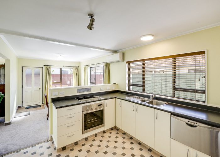  at 2/52 Avondale Road, Taradale, Napier, Hawke's Bay