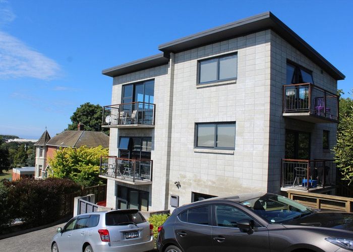 at 2/73 Carroll Street, City Centre, Dunedin, Otago