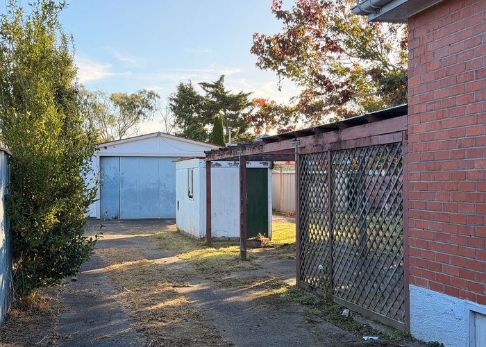  at 8 Bathurst Street, Silverstream, Upper Hutt, Wellington