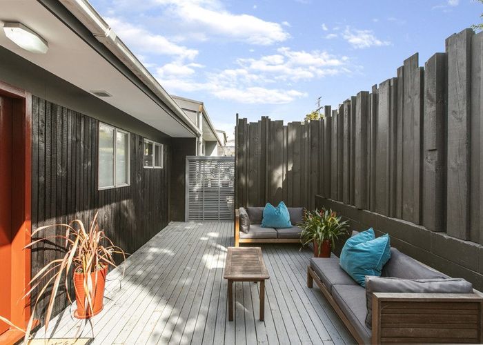  at 3/166 Beach Haven Road, Beach Haven, North Shore City, Auckland