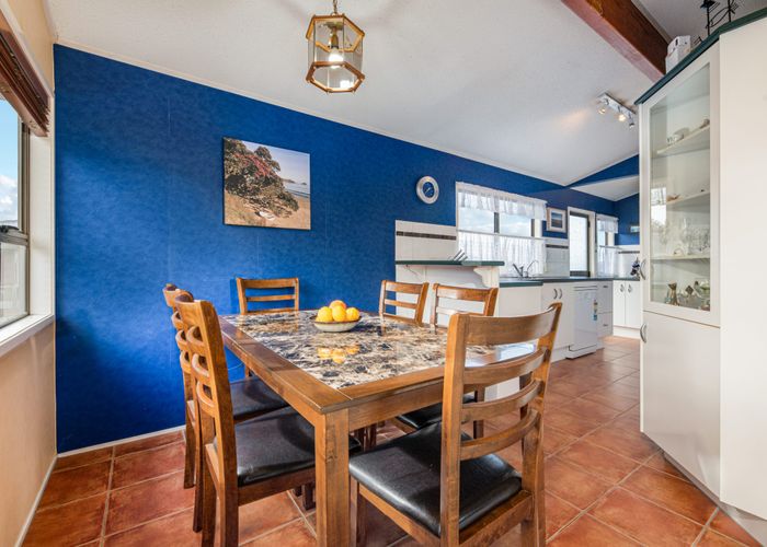  at 3 Foyle Place, Glendene, Auckland