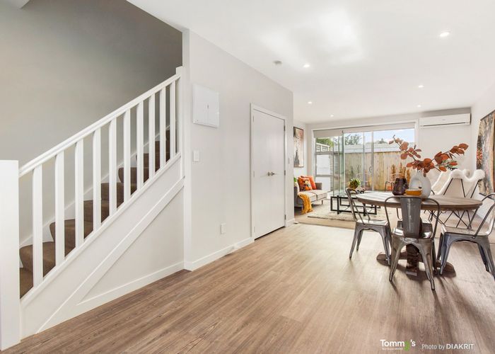  at 2/32 Dr Taylor Terrace, Johnsonville, Wellington