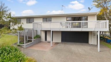  at 3 Raphael Place, West Harbour, Auckland