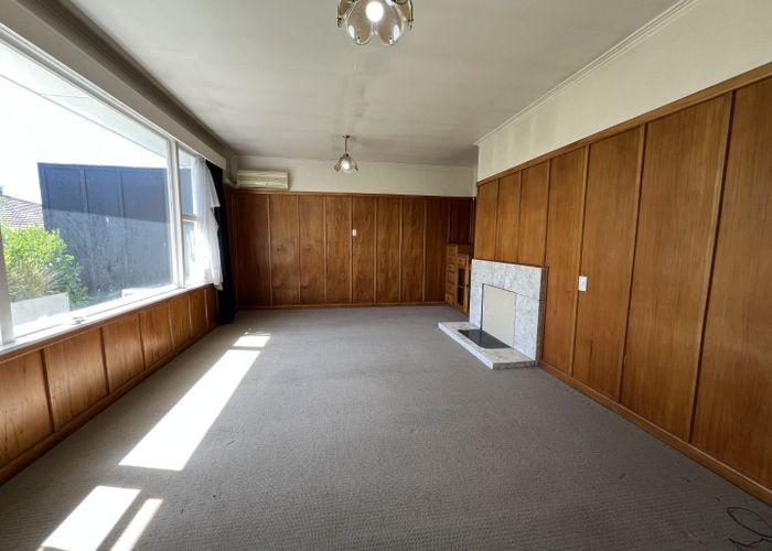  at 2/69 Aikmans Road, Merivale, Christchurch City, Canterbury