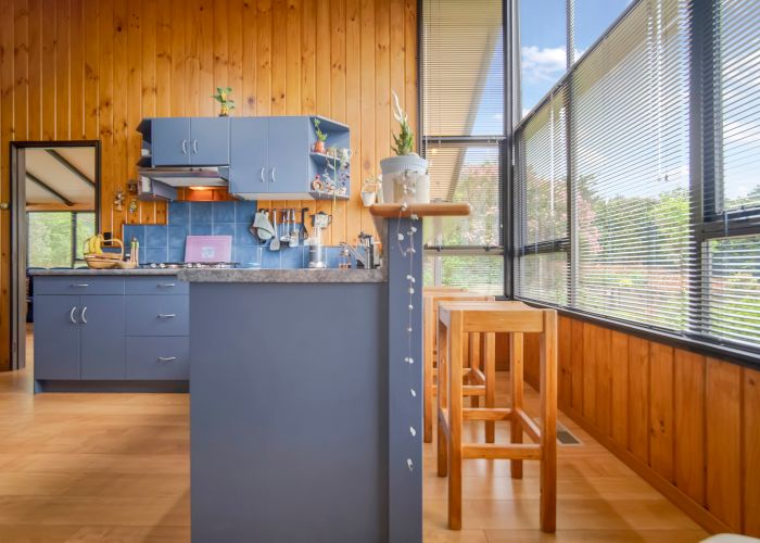  at 11 Caledonia Place, Highlands Park, New Plymouth