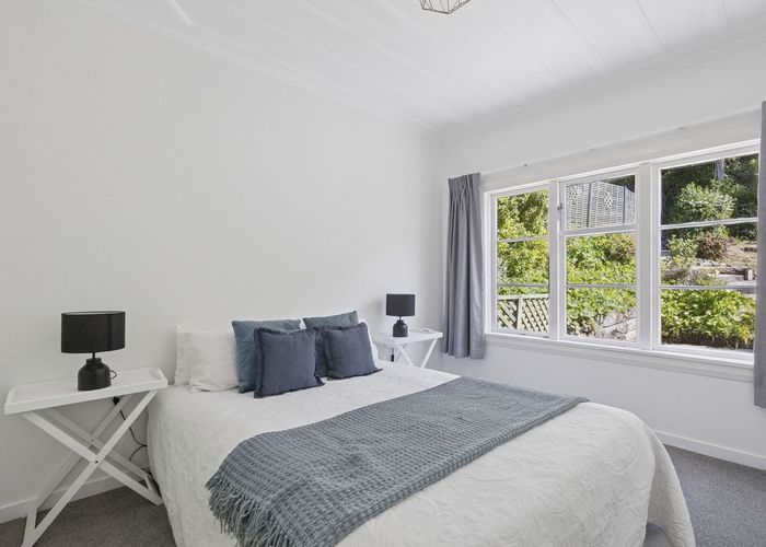  at 18 Ellesmere Street, Ravensbourne, Dunedin, Otago