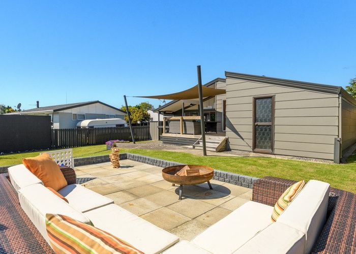  at 13 Nicolas Place, Judea, Tauranga