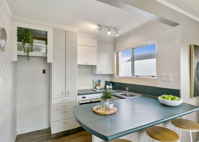  at 1A Kingsbridge Place, Newlands, Wellington