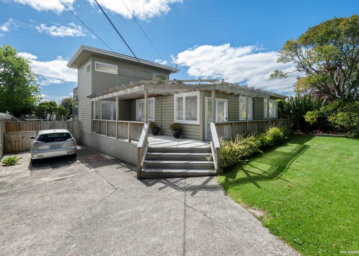  at 275 Glenfield Road, Glenfield, Auckland