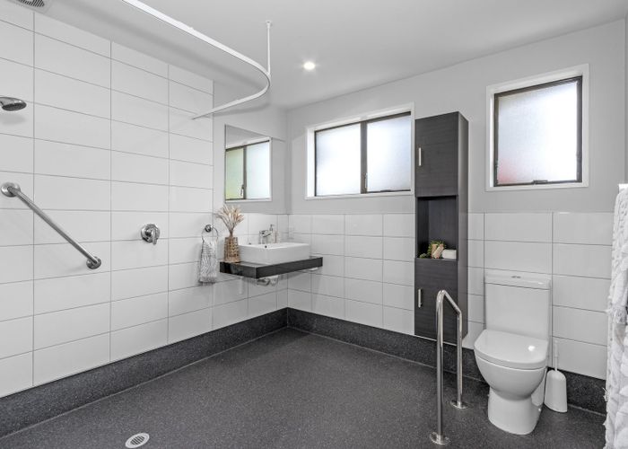  at 413 Avonhead Road, Avonhead, Christchurch