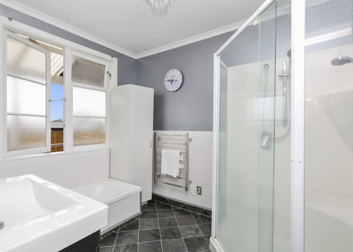  at 104 Pembroke Road West, Pembroke, Stratford