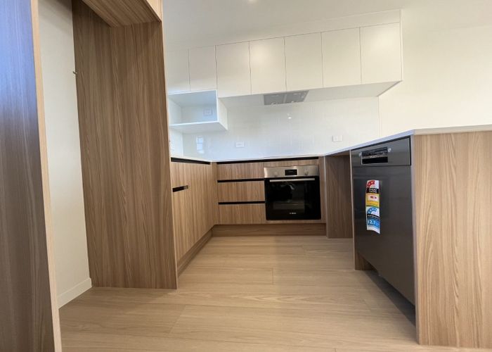  at 7/10 Fairclough Road, Beach Haven, North Shore City, Auckland