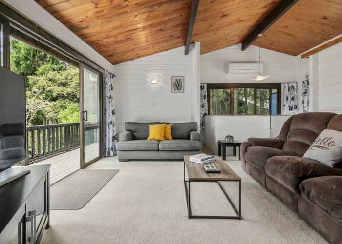  at 86 Mountain Road, Henderson Valley, Auckland