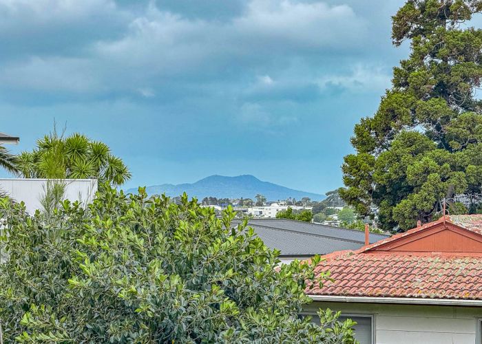 at 1C/223 Sunset Road, Sunnynook, North Shore City, Auckland