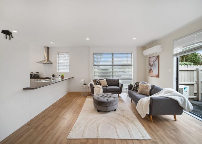  at 8 Figaro Crescent, Takanini, Papakura, Auckland