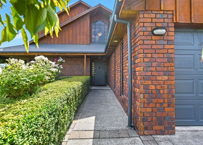  at 1 Achilles Rise, Flagstaff, Hamilton