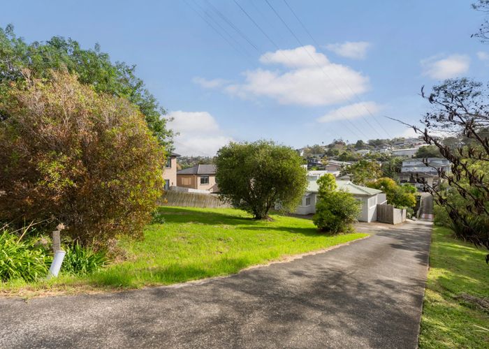  at 692 Beach Road, Browns Bay, North Shore City, Auckland