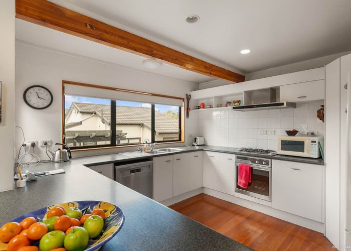  at 1/270 Beach Road, Campbells Bay, North Shore City, Auckland
