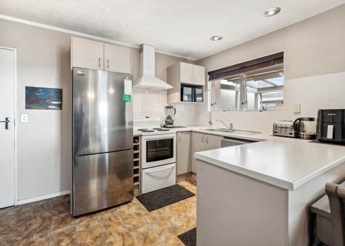  at 1/17 Liam Place, Half Moon Bay, Auckland